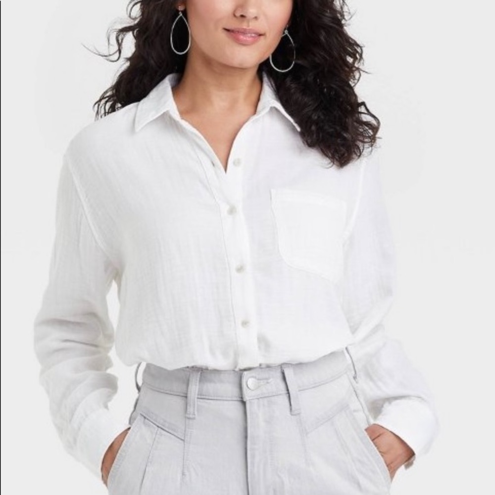 WHITE BUTTON-DOWN! Universal Thread